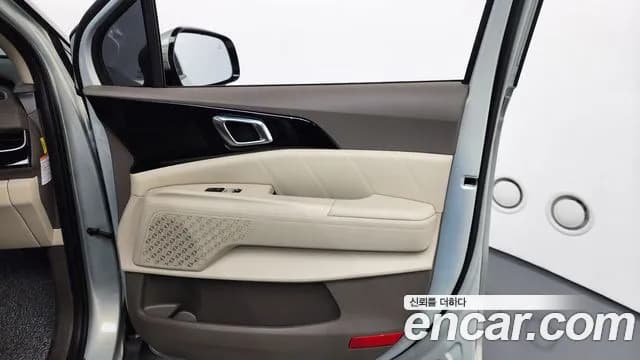 2025 Kia The New Carnival 4th Gen HEV 7seater Signature Sold VIN KNANE81ABSS105375 – rear exterior 2025 Kia The New Carnival 4th Gen HEV 7seater Signature Sold VIN KNANE81ABSS105375 – rear exterior