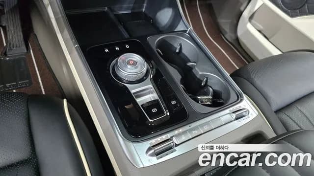 2025 Kia The New Carnival 4th Gen HEV 9-Seater Hi-Limousine (Special vehicle) Sold VIN KNANE81ABSS107579 – trunk area 2025 Kia The New Carnival 4th Gen HEV 9-Seater Hi-Limousine (Special vehicle) Sold VIN KNANE81ABSS107579 – trunk area