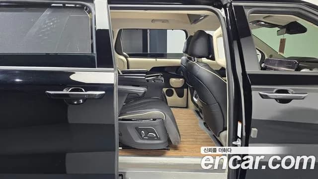 2025 Kia The New Carnival 4th Gen HEV 9-Seater Hi-Limousine (Special vehicle) Sold VIN KNANE81ABSS107579 – photo 14 2025 Kia The New Carnival 4th Gen HEV 9-Seater Hi-Limousine (Special vehicle) Sold VIN KNANE81ABSS107579 – photo 14