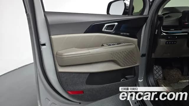 2025 Kia The New Carnival 4th Gen HEV 7seater Gravity Sold VIN KNANE81ABSS110917 – photo 11 2025 Kia The New Carnival 4th Gen HEV 7seater Gravity Sold VIN KNANE81ABSS110917 – photo 11