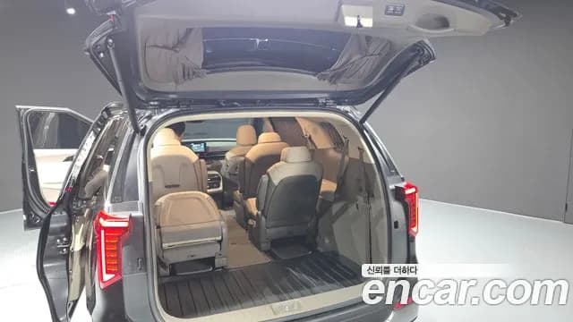 2026 Kia The New Carnival 4th Gen HEV 9-Seater Hi-Limousine Sold VIN KNANE81ABTS123009 – exterior detail 2026 Kia The New Carnival 4th Gen HEV 9-Seater Hi-Limousine Sold VIN KNANE81ABTS123009 – exterior detail
