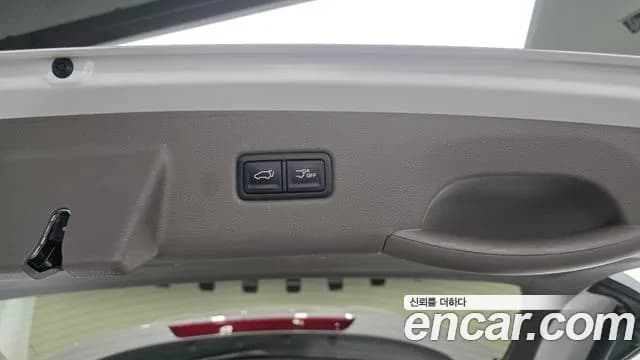 2021 Kia Carnival 4Generation 9-Seater Signature Sold VIN KNANE81BBMS048224 – trunk area 2021 Kia Carnival 4Generation 9-Seater Signature Sold VIN KNANE81BBMS048224 – trunk area