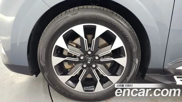 2021 Kia Carnival 4th Gen 7-Seater Signature Sold VIN KNANE81BBMS052676 – exterior detail 2021 Kia Carnival 4th Gen 7-Seater Signature Sold VIN KNANE81BBMS052676 – exterior detail