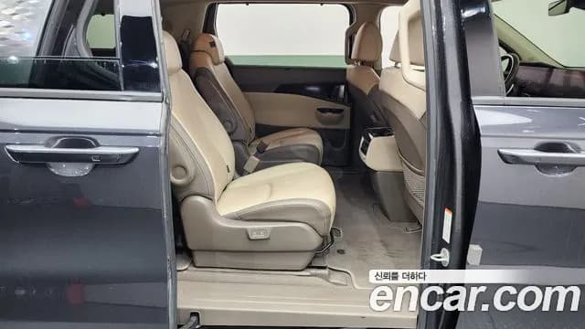 2021 Kia Carnival 4Generation 9-Seater Signature Sold VIN KNANE81BBMS065534 – trunk area 2021 Kia Carnival 4Generation 9-Seater Signature Sold VIN KNANE81BBMS065534 – trunk area