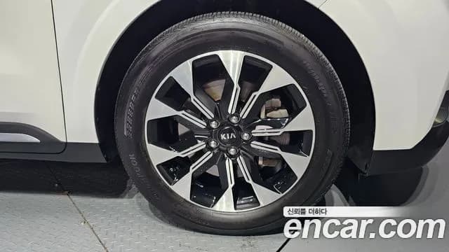 2021 Kia Carnival 4th Gen 9-Seater Signature Sold VIN KNANE81BBMS066391 – exterior detail 2021 Kia Carnival 4th Gen 9-Seater Signature Sold VIN KNANE81BBMS066391 – exterior detail