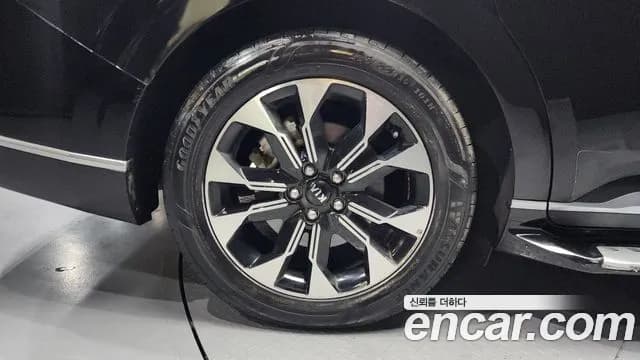 2021 Kia Carnival 4Generation 9-Seater Hi-Limousine Sold VIN KNANE81BBMS087545 – exterior detail 2021 Kia Carnival 4Generation 9-Seater Hi-Limousine Sold VIN KNANE81BBMS087545 – exterior detail