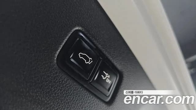 2022 Kia Carnival 4Generation 7-Seater Signature Sold VIN KNANE81BBNS144213 – exterior detail 2022 Kia Carnival 4Generation 7-Seater Signature Sold VIN KNANE81BBNS144213 – exterior detail