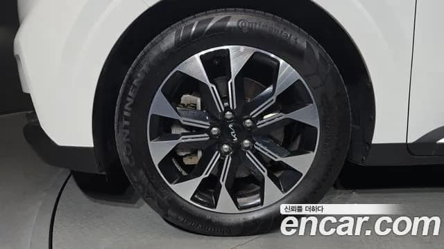 2023 Kia Carnival 4Generation 9-Seater Signature Sold VIN KNANE81BBPS193011 – exterior detail 2023 Kia Carnival 4Generation 9-Seater Signature Sold VIN KNANE81BBPS193011 – exterior detail