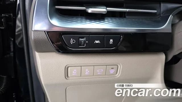 2023 Kia Carnival 4th Gen 7-Seater Hi-Limousine Sold VIN KNANE81BBPS243155 – exterior detail 2023 Kia Carnival 4th Gen 7-Seater Hi-Limousine Sold VIN KNANE81BBPS243155 – exterior detail