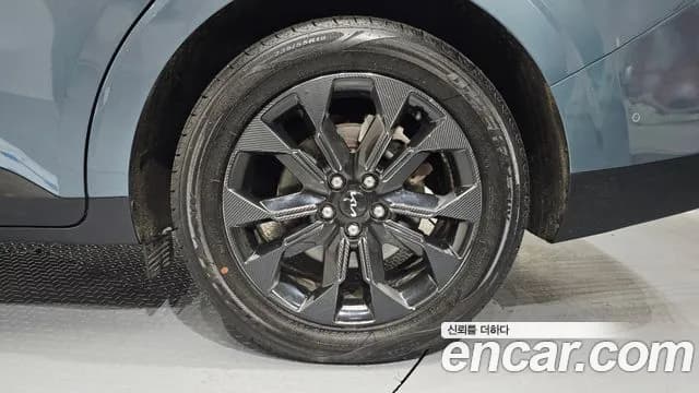 2023 Kia Carnival 4Generation 7-Seater Signature Sold VIN KNANE81BBPS249864 – exterior detail 2023 Kia Carnival 4Generation 7-Seater Signature Sold VIN KNANE81BBPS249864 – exterior detail