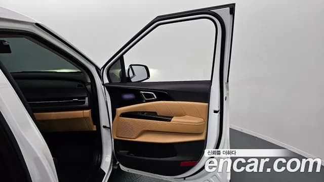 2023 Kia Carnival 4Generation 9-Seater Signature Sold VIN KNANE81BBPS302182 – exterior detail 2023 Kia Carnival 4Generation 9-Seater Signature Sold VIN KNANE81BBPS302182 – exterior detail