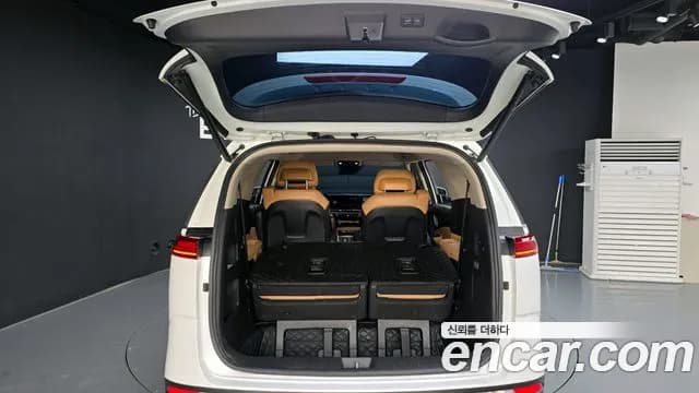 2023 Kia Carnival 4Generation 7-Seater Signature Sold VIN KNANE81BBPS328883 – exterior detail 2023 Kia Carnival 4Generation 7-Seater Signature Sold VIN KNANE81BBPS328883 – exterior detail