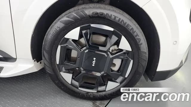 2025 Kia The New Carnival 4th Gen 9-Seater Signature Sold VIN KNANE81BBSS456644 – trunk area 2025 Kia The New Carnival 4th Gen 9-Seater Signature Sold VIN KNANE81BBSS456644 – trunk area