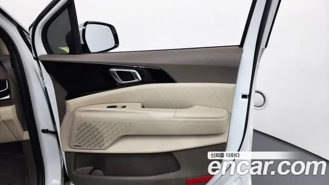 2025 Kia The New Carnival 4th Gen 9-Seater Signature Sold VIN KNANE81BBSS456644 – photo 15 2025 Kia The New Carnival 4th Gen 9-Seater Signature Sold VIN KNANE81BBSS456644 – photo 15
