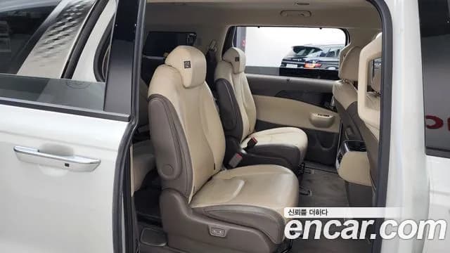 2025 Kia The New Carnival 4th Gen 9-Seater Signature Sold VIN KNANE81BBSS456644 – photo 18 2025 Kia The New Carnival 4th Gen 9-Seater Signature Sold VIN KNANE81BBSS456644 – photo 18