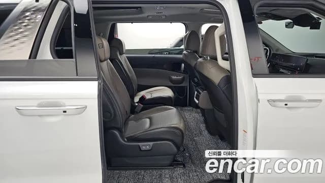 2025 Kia The New Carnival 4th Gen 9-Seater Signature Sold VIN KNANE81BBSS470616 – photo 38 2025 Kia The New Carnival 4th Gen 9-Seater Signature Sold VIN KNANE81BBSS470616 – photo 38