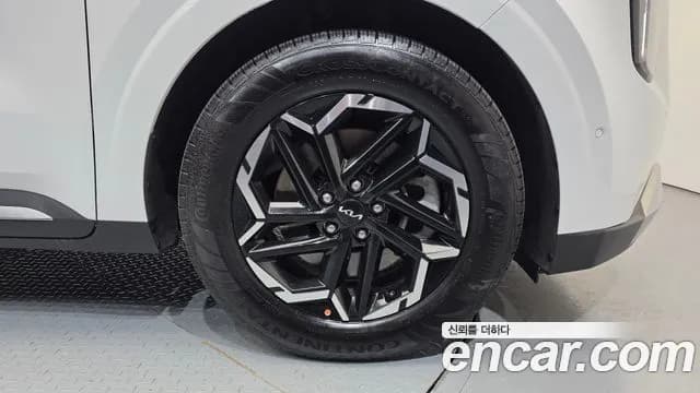 2025 Kia The New Carnival 4th Gen 9-Seater Signature Sold VIN KNANE81BBSS480552 – photo 17 2025 Kia The New Carnival 4th Gen 9-Seater Signature Sold VIN KNANE81BBSS480552 – photo 17