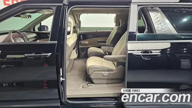 2025 Kia The New Carnival 4th Gen 9-Seater Gravity Sold VIN KNANE81BBSS483486 – trunk area 2025 Kia The New Carnival 4th Gen 9-Seater Gravity Sold VIN KNANE81BBSS483486 – trunk area