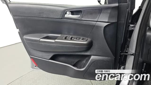 2022 Kia Sportage The Bold Diesel 1.6 2WD Sold VIN KNAP6812GNK988240 – interior seats 2022 Kia Sportage The Bold Diesel 1.6 2WD Sold VIN KNAP6812GNK988240 – interior seats