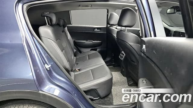 2020 Kia Sportage The Bold Gasoline Sold VIN KNAP681ABLK817674 – trunk area 2020 Kia Sportage The Bold Gasoline Sold VIN KNAP681ABLK817674 – trunk area