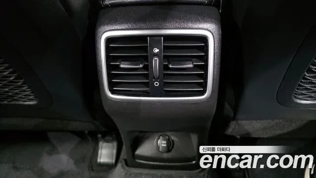2020 Kia Sportage The Bold Gasoline Sold VIN KNAP681ABLK818293 – exterior detail 2020 Kia Sportage The Bold Gasoline Sold VIN KNAP681ABLK818293 – exterior detail