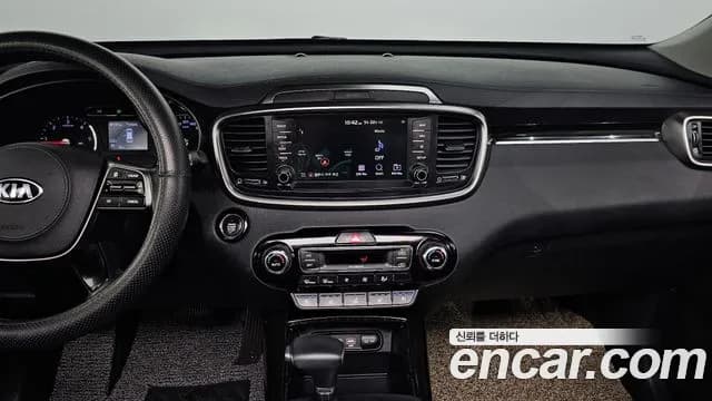 2020 Kia The New Sorento Diesel 2.0 2WD Sold VIN KNAPG81ABLA566801 – rear exterior 2020 Kia The New Sorento Diesel 2.0 2WD Sold VIN KNAPG81ABLA566801 – rear exterior