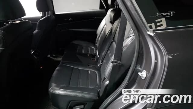 2018 Kia The New Sorento Diesel 2.2 2WD Sold VIN KNAPG81BBJA468814 – trunk area 2018 Kia The New Sorento Diesel 2.2 2WD Sold VIN KNAPG81BBJA468814 – trunk area