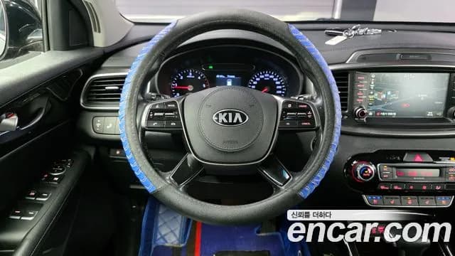 2019 Kia The New Sorento Diesel 2.2 2WD Sold VIN KNAPG81BBKA487432 – interior seats 2019 Kia The New Sorento Diesel 2.2 2WD Sold VIN KNAPG81BBKA487432 – interior seats