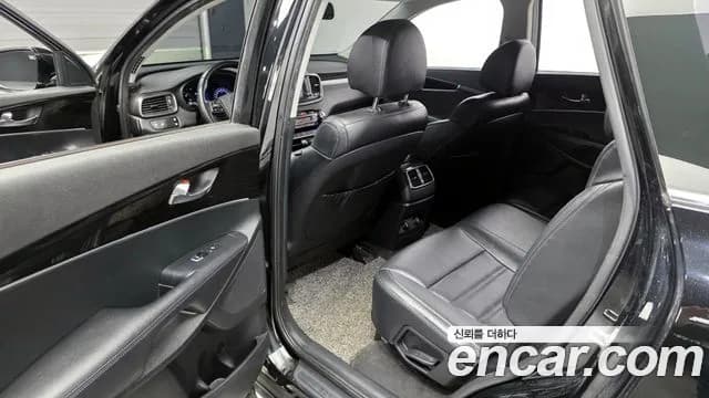 2019 Kia The New Sorento Diesel 2.2 2WD Sold VIN KNAPG81BBKA550986 – interior seats 2019 Kia The New Sorento Diesel 2.2 2WD Sold VIN KNAPG81BBKA550986 – interior seats