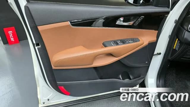 2020 Kia The New Sorento Gasoline 2.0 Turbo 4WD Sold VIN KNAPH811DLA646285 – interior seats 2020 Kia The New Sorento Gasoline 2.0 Turbo 4WD Sold VIN KNAPH811DLA646285 – interior seats