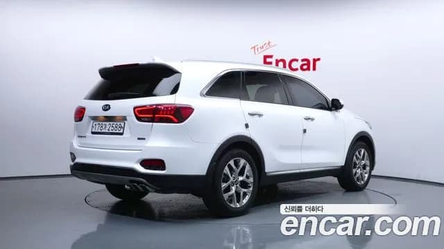 2020 Kia The New Sorento Diesel 2.0 2WD Sold VIN KNAPH81ABLA640053 – trunk area 2020 Kia The New Sorento Diesel 2.0 2WD Sold VIN KNAPH81ABLA640053 – trunk area