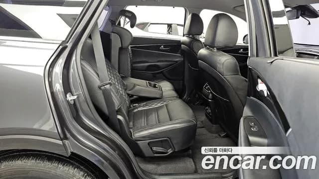 2020 Kia The New Sorento Diesel 2.0 4WD Sold VIN KNAPH81ADLA578324 – rear exterior 2020 Kia The New Sorento Diesel 2.0 4WD Sold VIN KNAPH81ADLA578324 – rear exterior