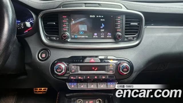 2020 Kia The New Sorento Diesel 2.2 2WD Sold VIN KNAPH81BBLA562745 – interior seats 2020 Kia The New Sorento Diesel 2.2 2WD Sold VIN KNAPH81BBLA562745 – interior seats