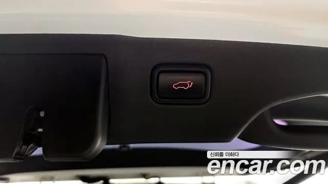 2020 Kia The New Sorento Diesel 2.2 2WD Sold VIN KNAPH81BBLA625903 – trunk area 2020 Kia The New Sorento Diesel 2.2 2WD Sold VIN KNAPH81BBLA625903 – trunk area