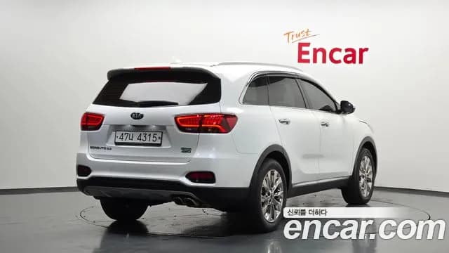 2018 Kia The New Sorento Diesel 2.2 4WD Sold VIN KNAPH81BDJA463926 – interior seats 2018 Kia The New Sorento Diesel 2.2 4WD Sold VIN KNAPH81BDJA463926 – interior seats