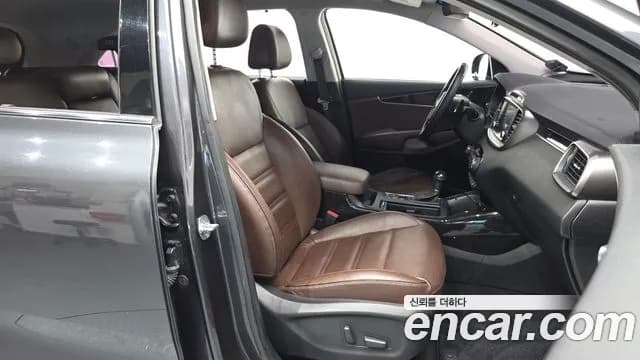 2017 Kia All New Sorento Diesel 2.0 4WD Sold VIN KNAPK81ADHA320148 – trunk area 2017 Kia All New Sorento Diesel 2.0 4WD Sold VIN KNAPK81ADHA320148 – trunk area