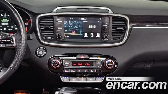 2020 Kia The New Sorento Diesel 2.2 2WD Sold VIN KNAPK81BBLA654656 – interior seats 2020 Kia The New Sorento Diesel 2.2 2WD Sold VIN KNAPK81BBLA654656 – interior seats
