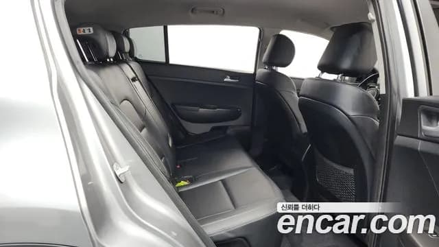 2019 Kia Sportage The Bold Diesel 2.0 2WD Sold VIN KNAPM813BKK561955 – trunk area 2019 Kia Sportage The Bold Diesel 2.0 2WD Sold VIN KNAPM813BKK561955 – trunk area
