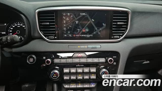 2020 Kia Sportage The Bold Gasoline Sold VIN KNAPP81ABLK842201 – exterior detail 2020 Kia Sportage The Bold Gasoline Sold VIN KNAPP81ABLK842201 – exterior detail