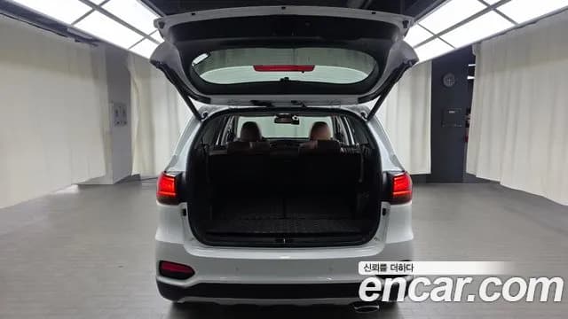 2018 Kia The New Sorento Gasoline 2.0 Turbo 2WD Sold VIN KNAPS811BJA430971 – trunk area 2018 Kia The New Sorento Gasoline 2.0 Turbo 2WD Sold VIN KNAPS811BJA430971 – trunk area