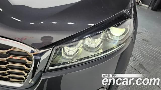 2020 Kia The New Sorento Diesel 2.0 4WD Sold VIN KNAPS81ADLA647490 – trunk area 2020 Kia The New Sorento Diesel 2.0 4WD Sold VIN KNAPS81ADLA647490 – trunk area