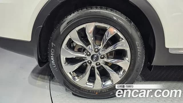 2020 Kia The New Sorento Diesel 2.2 2WD Sold VIN KNAPS81BBLA593156 – trunk area 2020 Kia The New Sorento Diesel 2.2 2WD Sold VIN KNAPS81BBLA593156 – trunk area