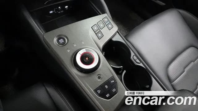 2025 Kia The New Sportage 5th Gen Gasoline 1.6 Turbo 2WD Sold VIN KNAPV81BBSK398215 – exterior detail 2025 Kia The New Sportage 5th Gen Gasoline 1.6 Turbo 2WD Sold VIN KNAPV81BBSK398215 – exterior detail