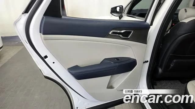 2025 Kia The New Sportage 5th Gen Gasoline 1.6 Turbo 2WD Sold VIN KNAPV81BBSK403431 – photo 11 2025 Kia The New Sportage 5th Gen Gasoline 1.6 Turbo 2WD Sold VIN KNAPV81BBSK403431 – photo 11