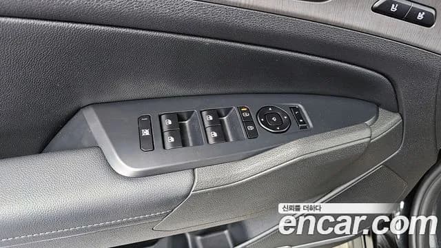 2025 Kia The New Sportage 5th Gen Gasoline 1.6 Turbo 2WD Sold VIN KNAPV81BBSK412765 – front exterior 2025 Kia The New Sportage 5th Gen Gasoline 1.6 Turbo 2WD Sold VIN KNAPV81BBSK412765 – front exterior