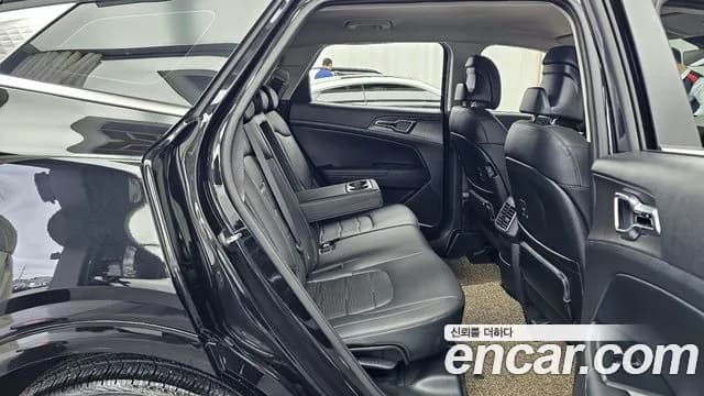 2025 Kia The New Sportage 5th Gen Gasoline 1.6 Turbo 2WD Sold VIN KNAPV81BBSK412765 – rear exterior 2025 Kia The New Sportage 5th Gen Gasoline 1.6 Turbo 2WD Sold VIN KNAPV81BBSK412765 – rear exterior