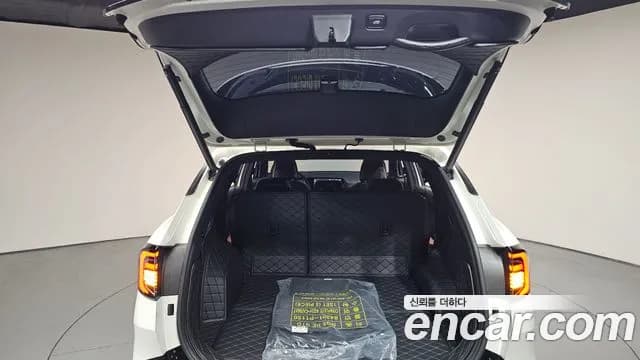 2025 Kia The New Sportage 5th Gen Gasoline 1.6 Turbo 2WD Sold VIN KNAPV81BBSK447268 – rear exterior 2025 Kia The New Sportage 5th Gen Gasoline 1.6 Turbo 2WD Sold VIN KNAPV81BBSK447268 – rear exterior