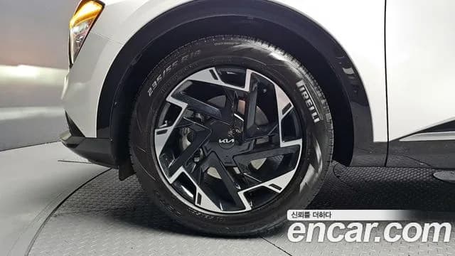 2022 Kia Sportage 5th Gen Gasoline 1.6 Turbo 2WD Sold VIN KNAPV81BGNK017573 – trunk area 2022 Kia Sportage 5th Gen Gasoline 1.6 Turbo 2WD Sold VIN KNAPV81BGNK017573 – trunk area