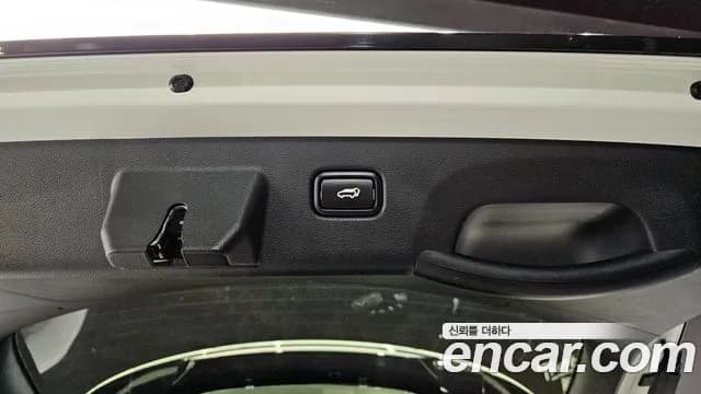 2022 Kia Sportage 5th Gen Gasoline 1.6 Turbo 2WD Sold VIN KNAPV81BGNK028917 – trunk area 2022 Kia Sportage 5th Gen Gasoline 1.6 Turbo 2WD Sold VIN KNAPV81BGNK028917 – trunk area