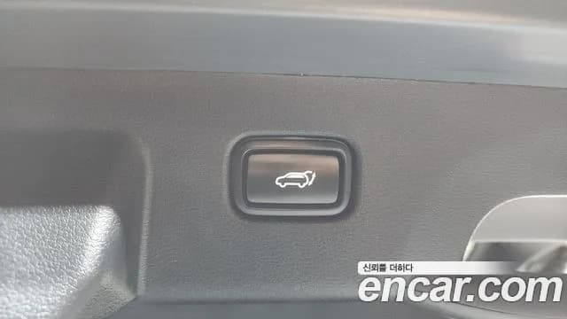 2024 Kia Sportage 5th Gen Gasoline 1.6 Turbo 2WD Sold VIN KNAPV81BGRK235941 – front exterior 2024 Kia Sportage 5th Gen Gasoline 1.6 Turbo 2WD Sold VIN KNAPV81BGRK235941 – front exterior